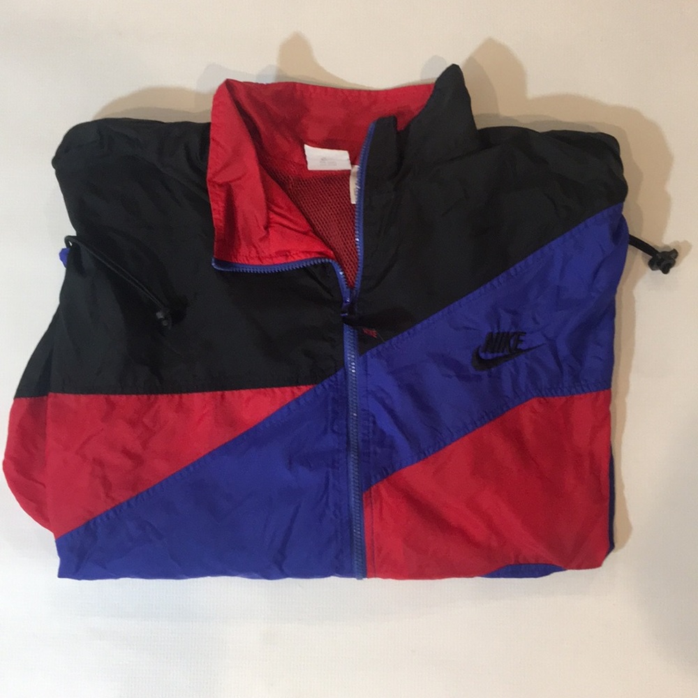 nike wind breaker